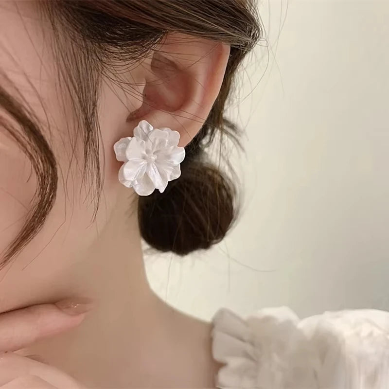 Sweet floral stud earring detail