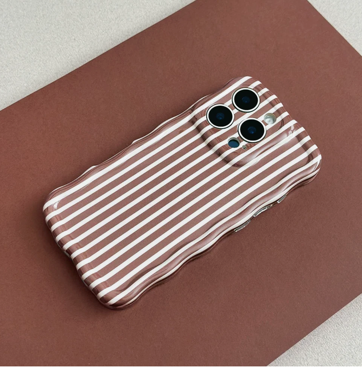 Wavy Phone Case - Wavy Walnut